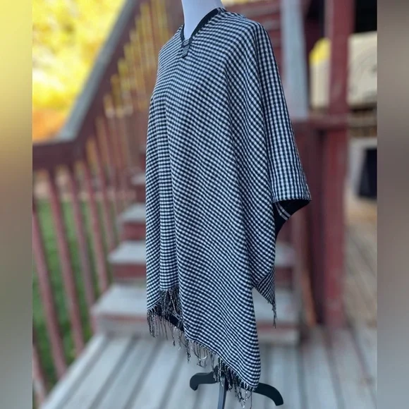 Jones New York Plaid Shrug - Picture 7 of 8